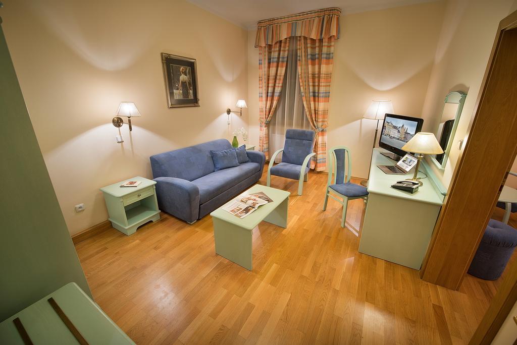 Old Town Bed & Breakfast Ceske Budejovice Exteriör bild