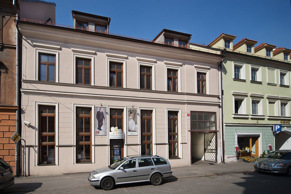 Old Town Bed & Breakfast Ceske Budejovice Exteriör bild