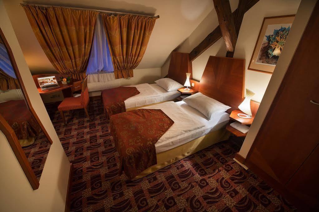 Old Town Bed & Breakfast Ceske Budejovice Exteriör bild